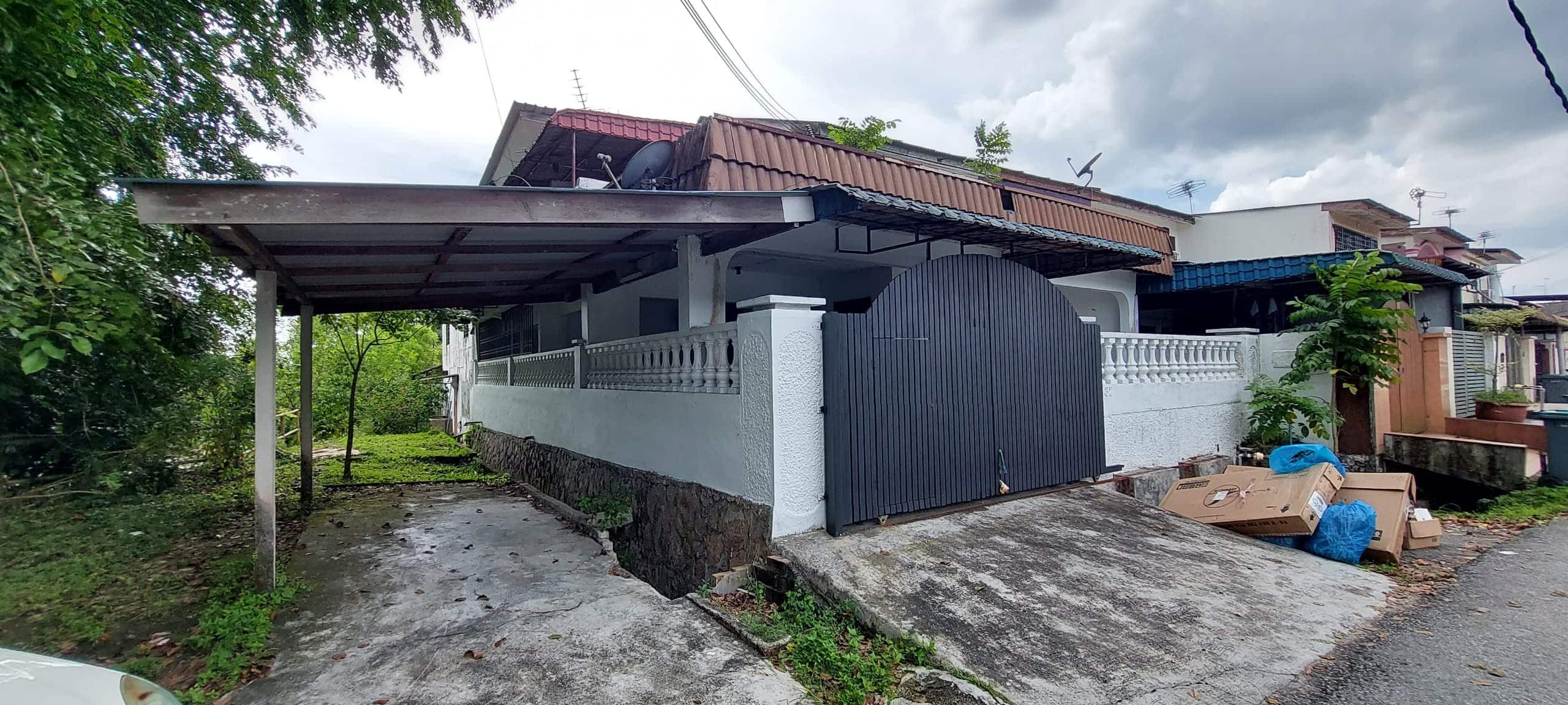 Double Storey Low Cost Corner Lot Taman Bukit Tiram 1