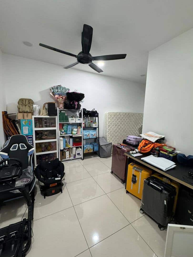 Double Storey Terrace House Glenmarie Johor 5