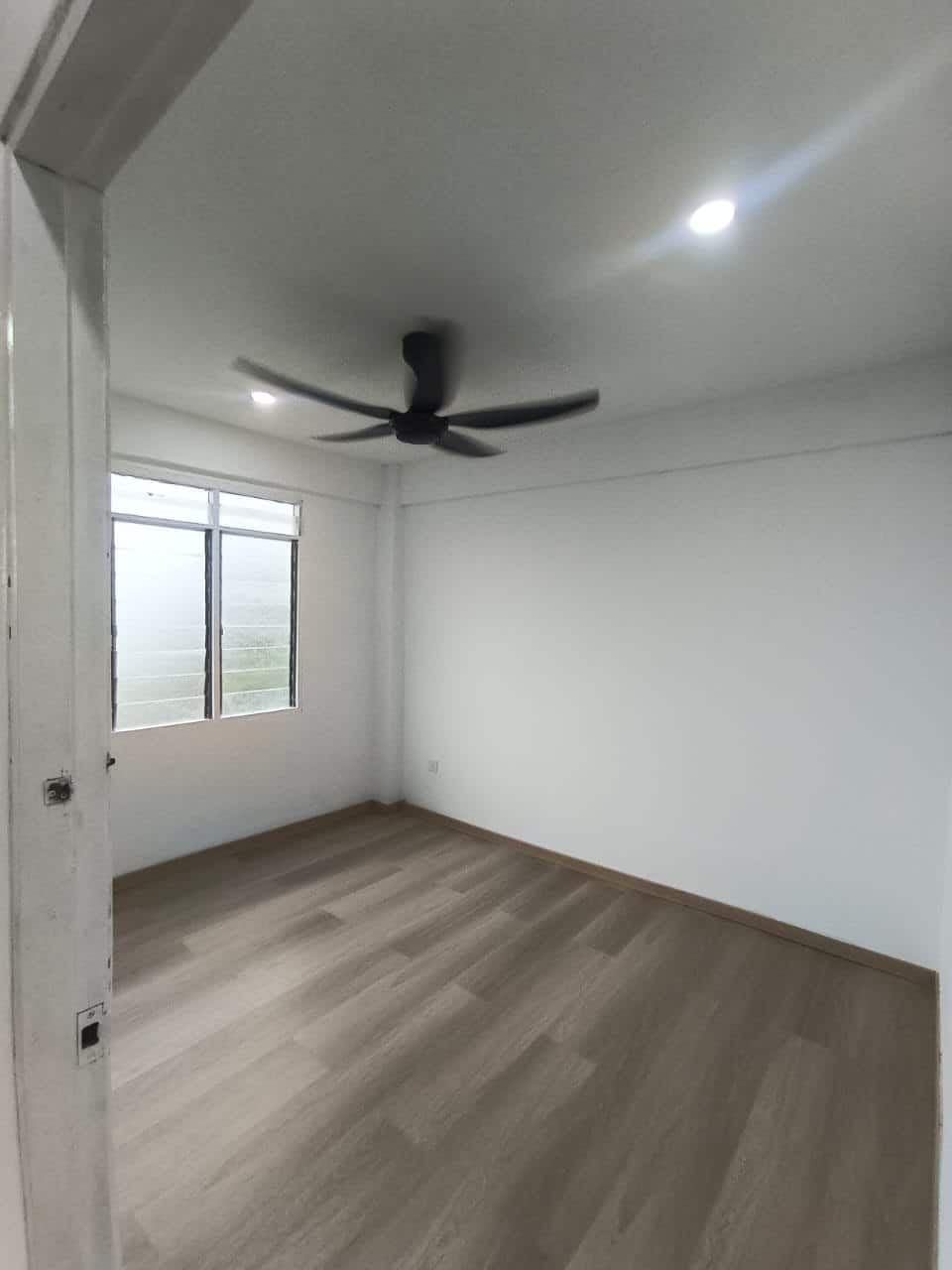 Low Cost Flat Temenggong 3