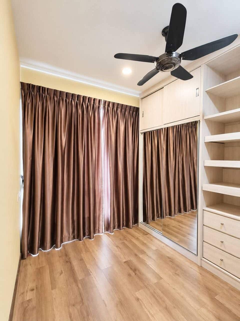Condominium Seri Austin Residence 9
