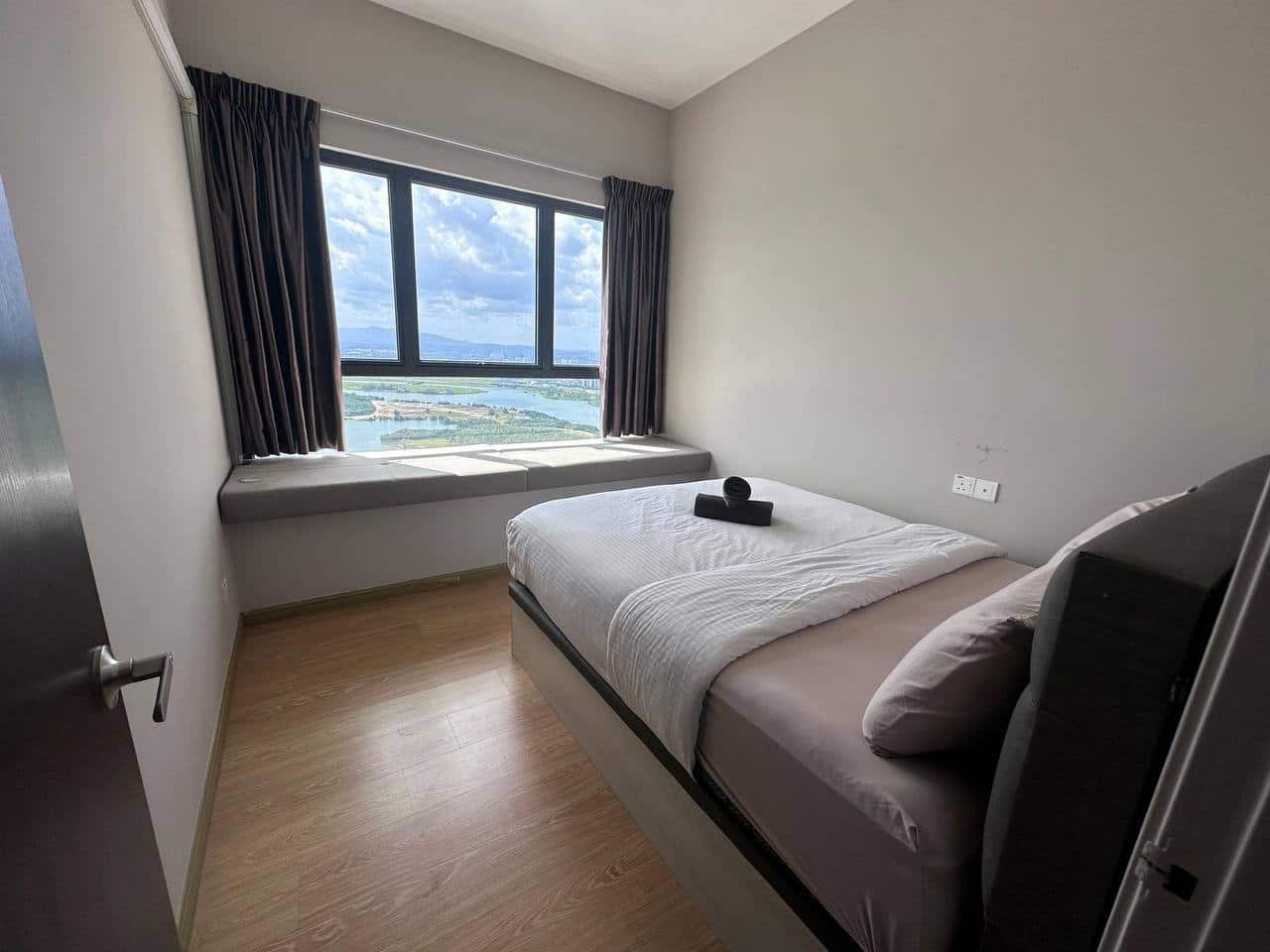 Condo Country Garden Danga Bay 4