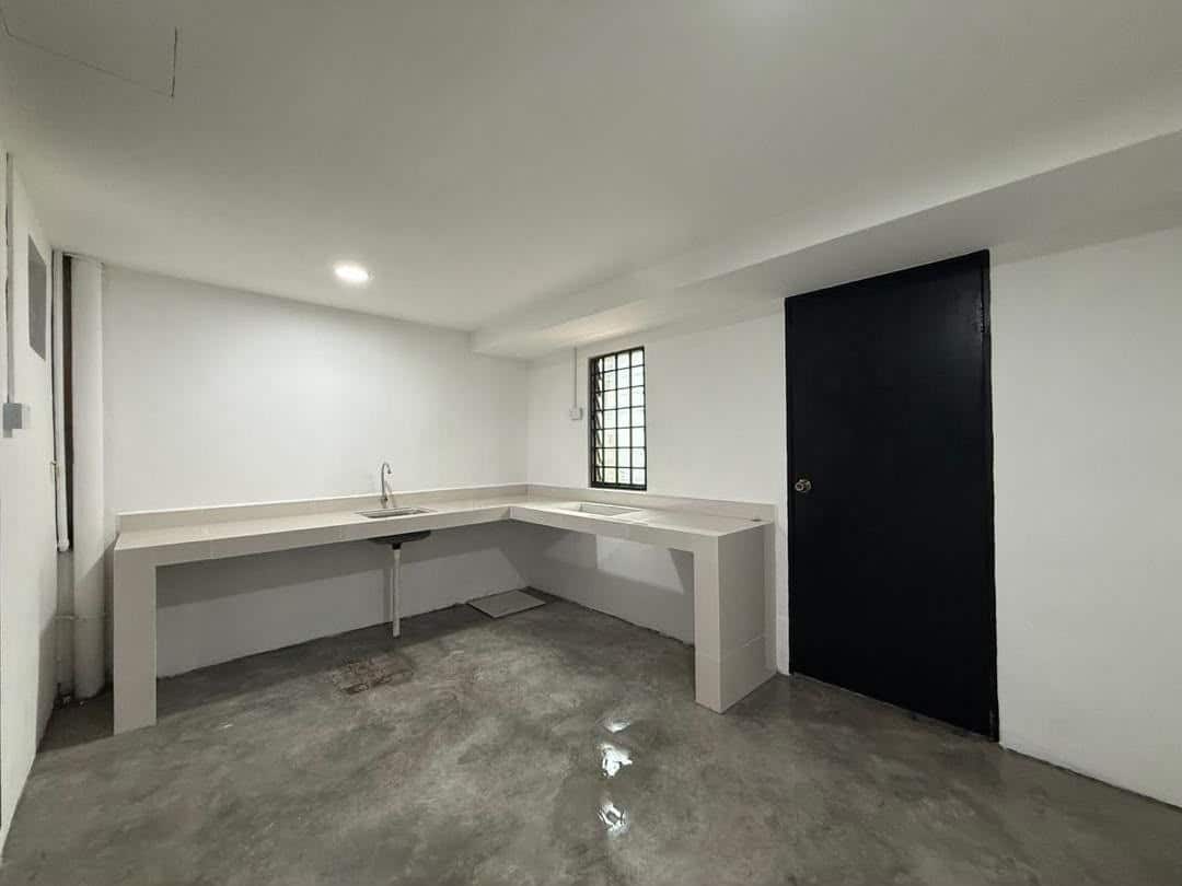 Double Storey Low Cost Taman Molek 4