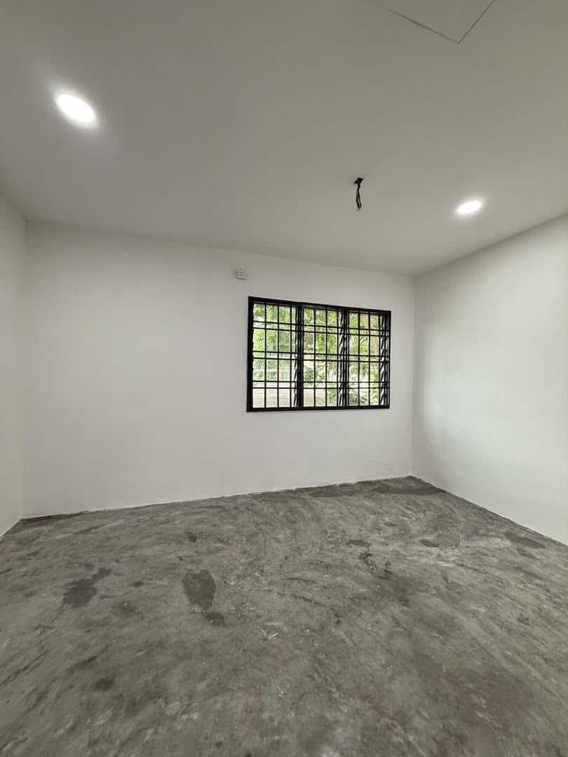 Double Storey Low Cost Taman Molek 6