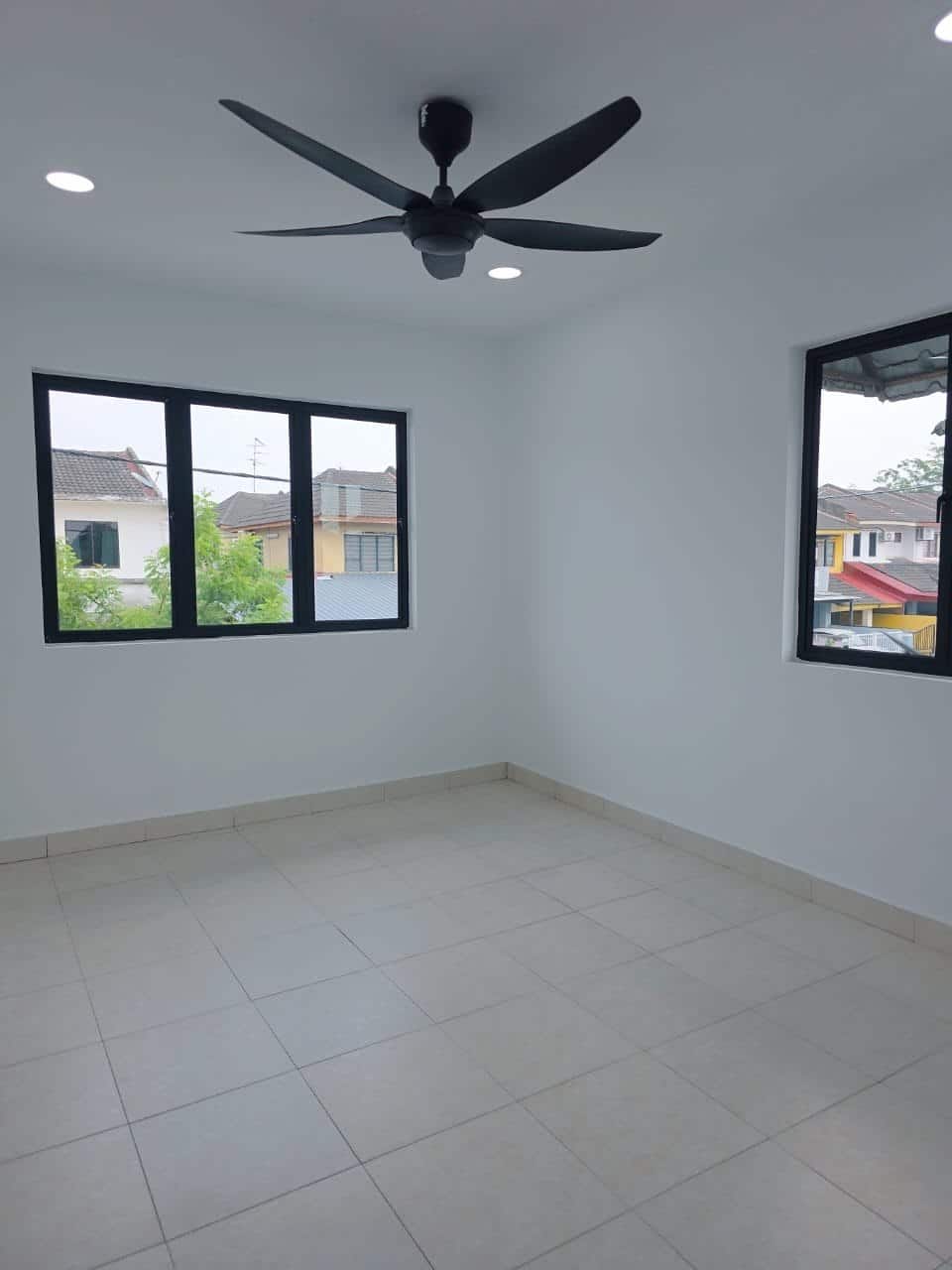 2-Storey Low Cost Corner House Bandar Seri Alam 6
