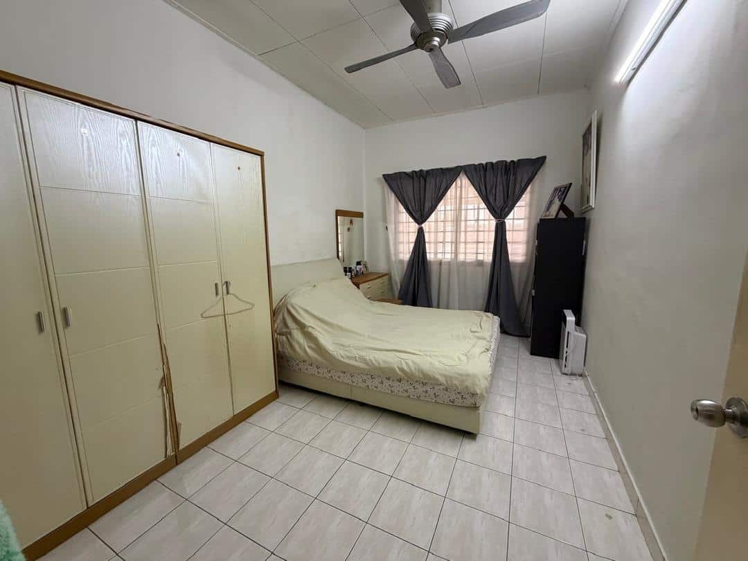 Single-storey Terrace House Permas Jaya 12