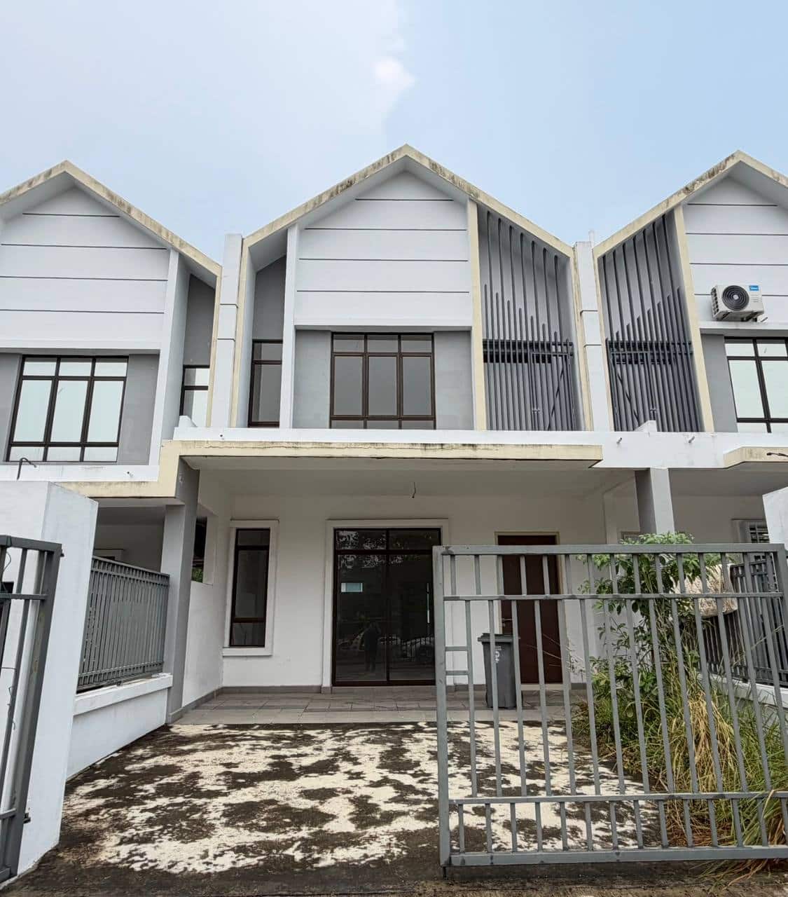 2-Storey Terrace House Meridin East 1
