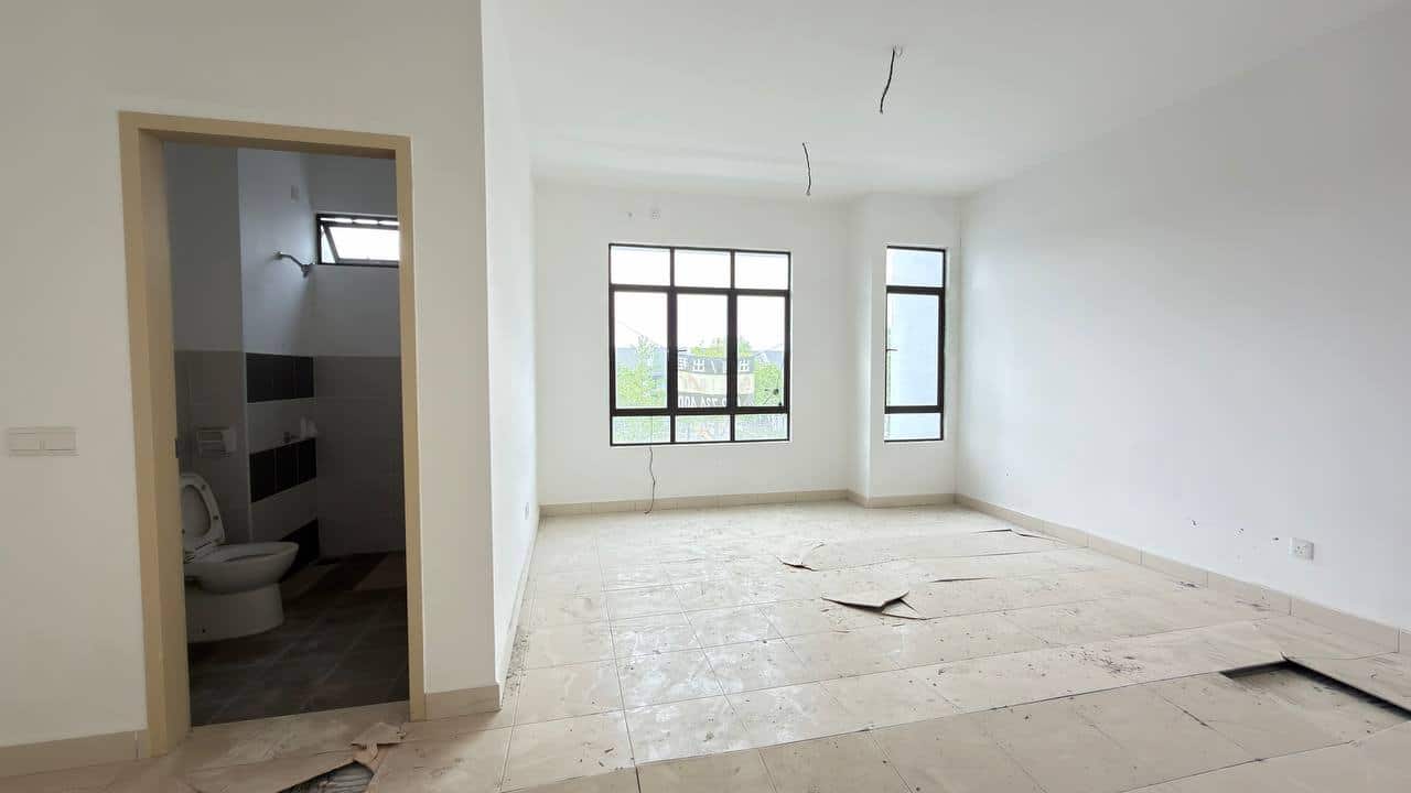2-Storey Terrace House Meridin East 3