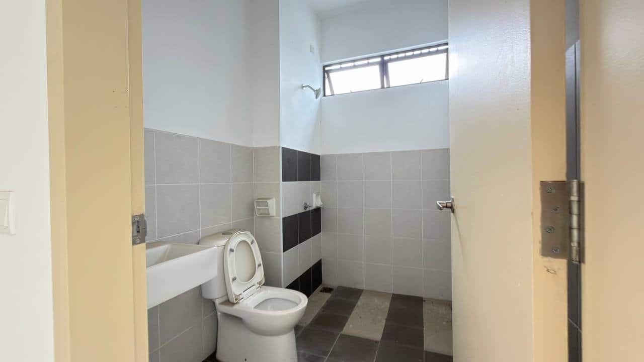 2-Storey Terrace House Meridin East 10