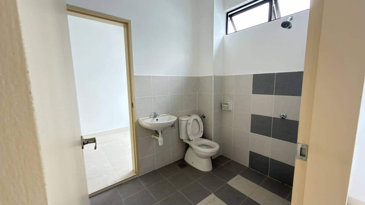 2-Storey Terrace House Meridin East 12