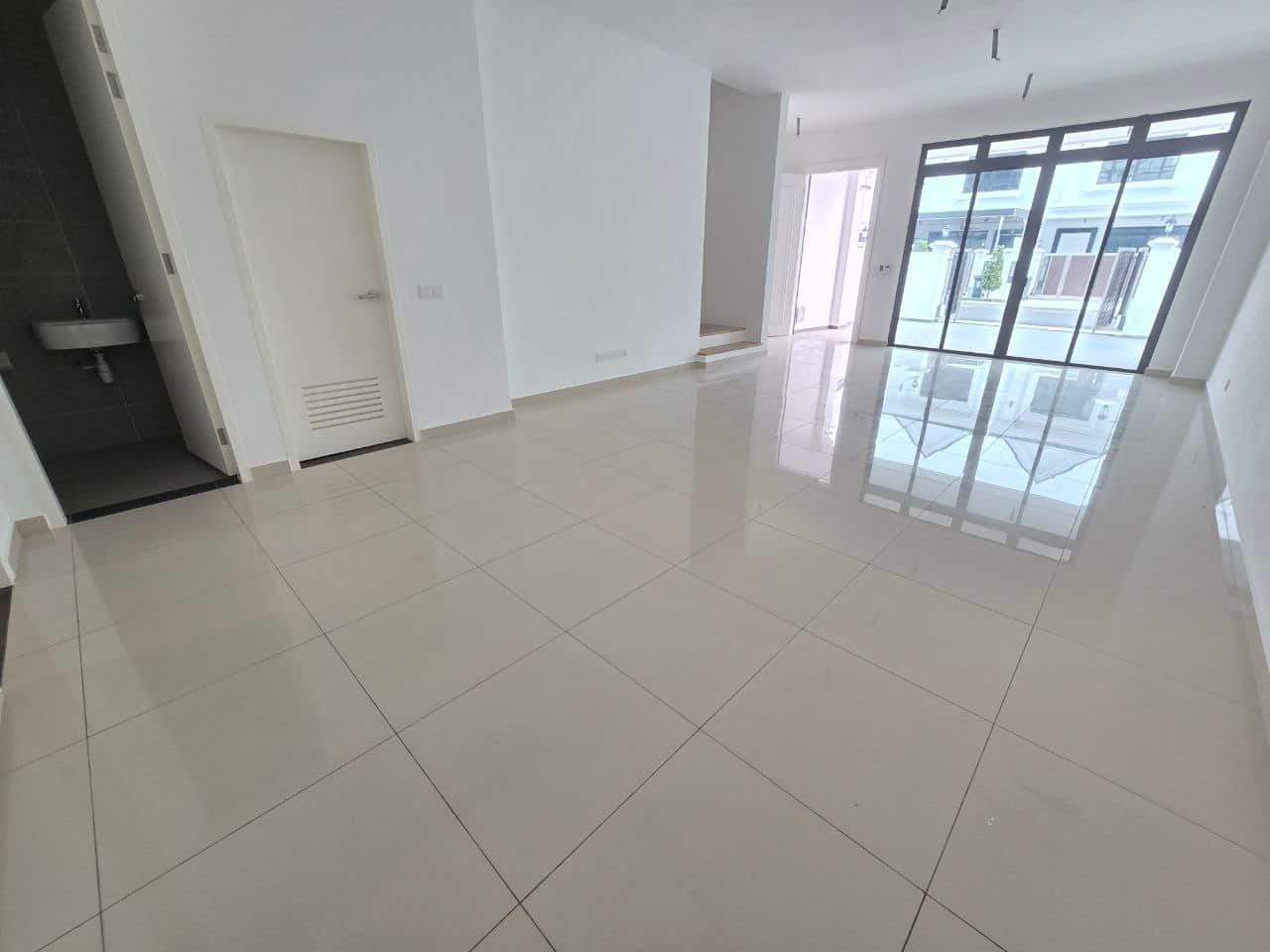 Double Storey Terrace House South Hills@Seri Alam 1