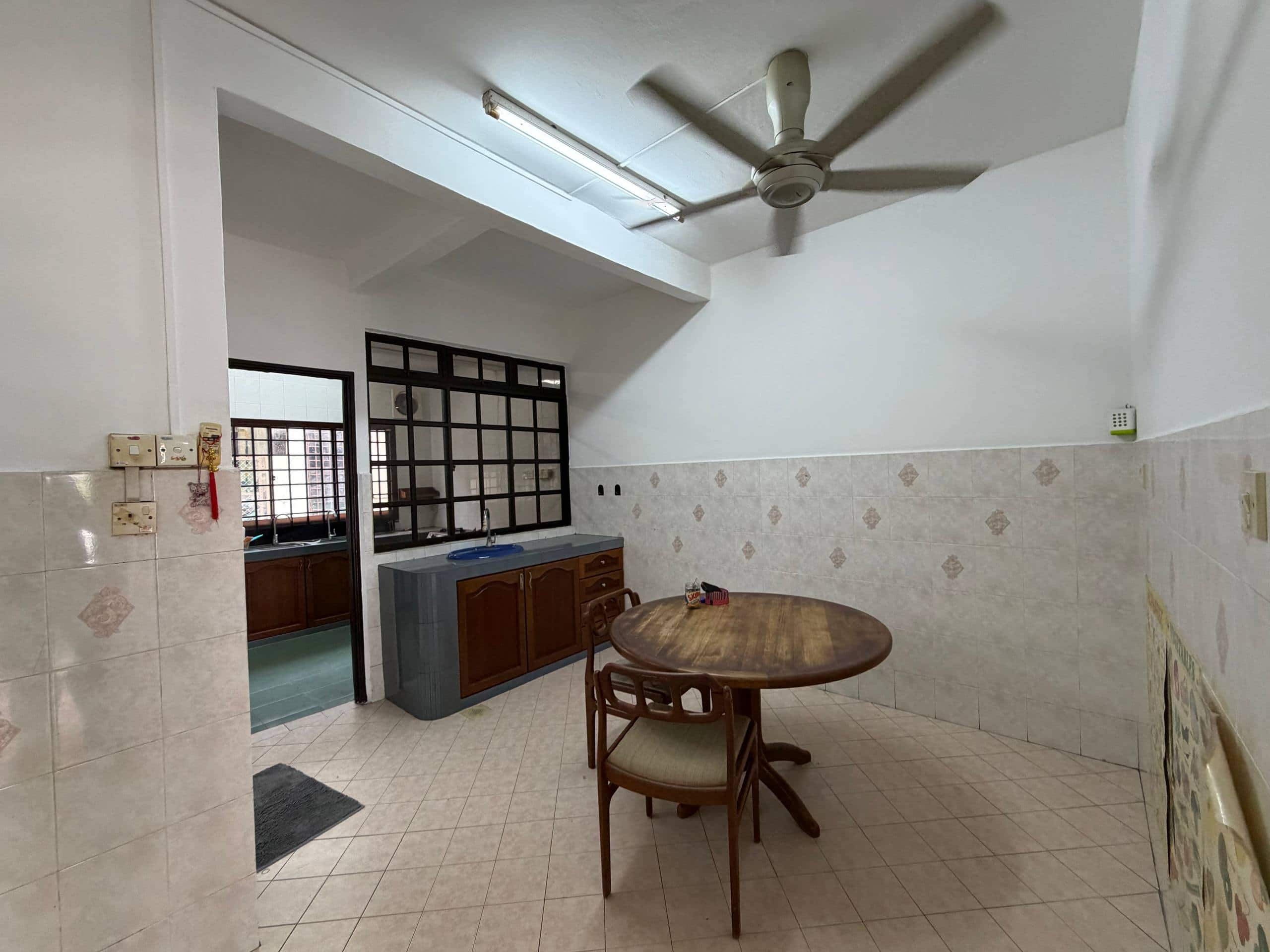 1.5-Storey Terrace House Jalan Gunung 7