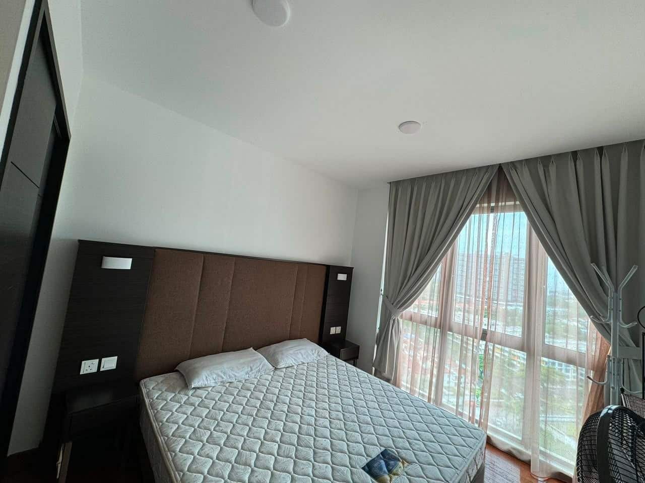 Condo Molek Pine 3 5