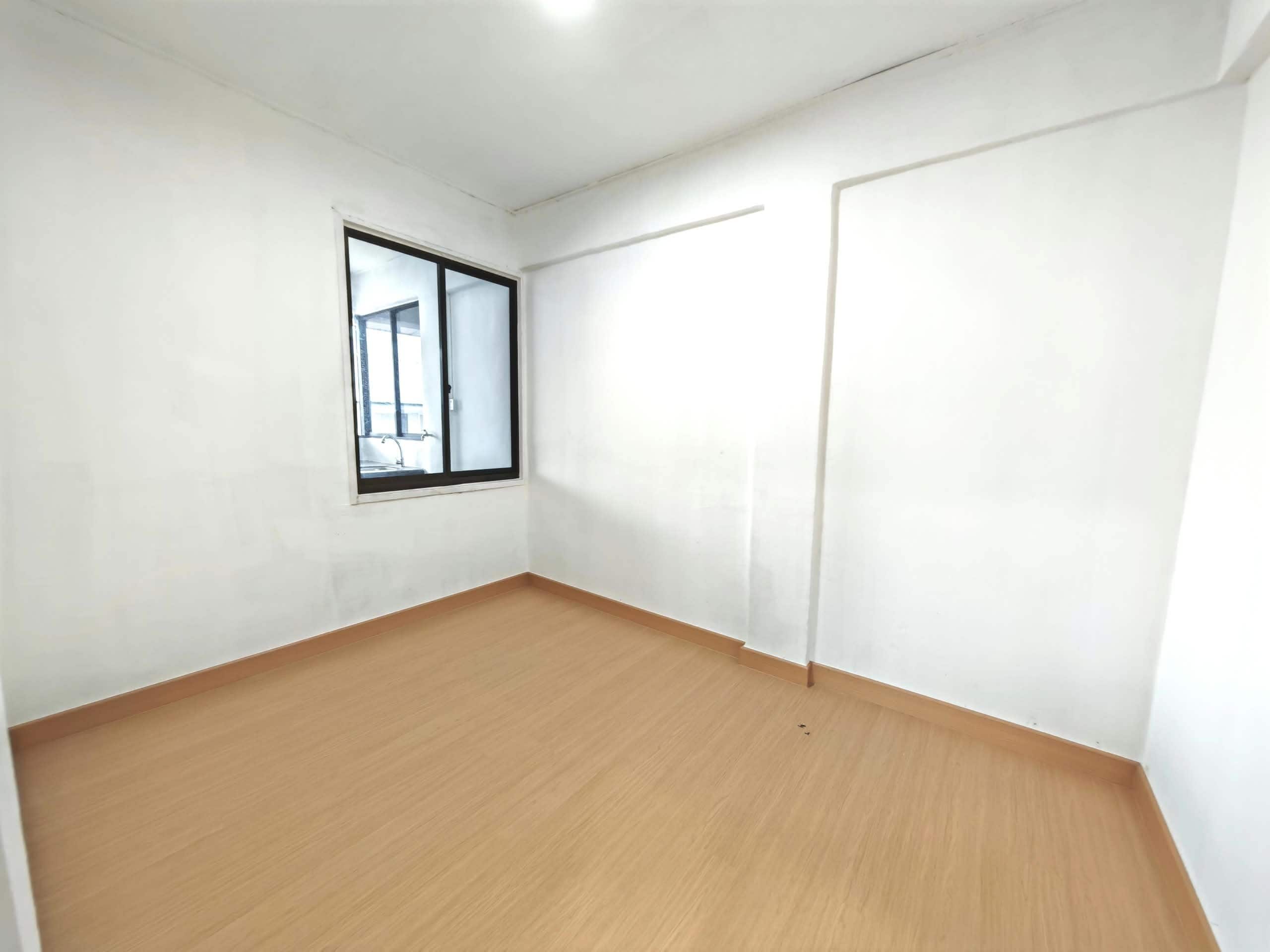 Low Cost Corner Flat Sri Lanang, Desa Tebrau 7