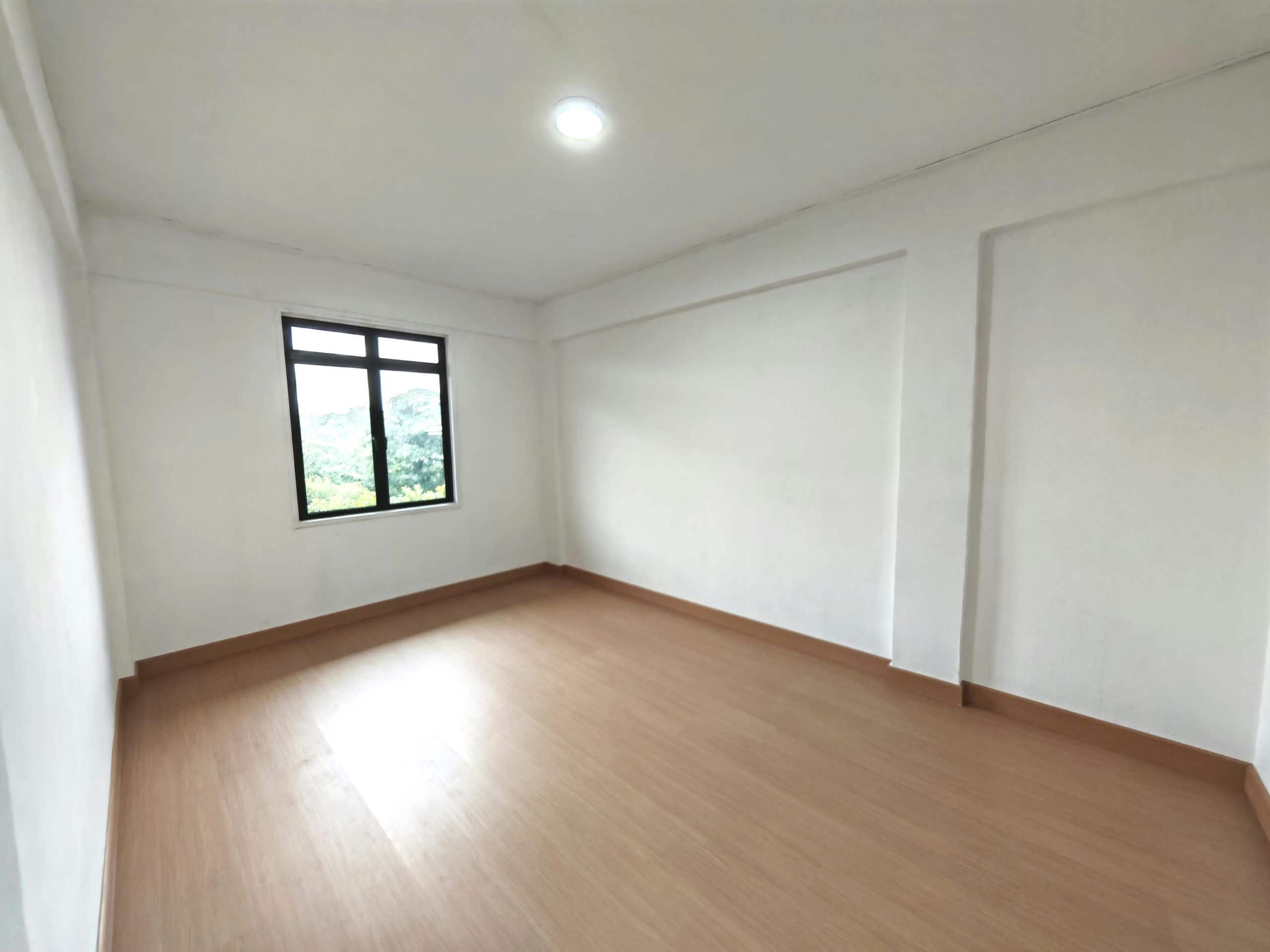 Low Cost Corner Flat Sri Lanang, Desa Tebrau 5