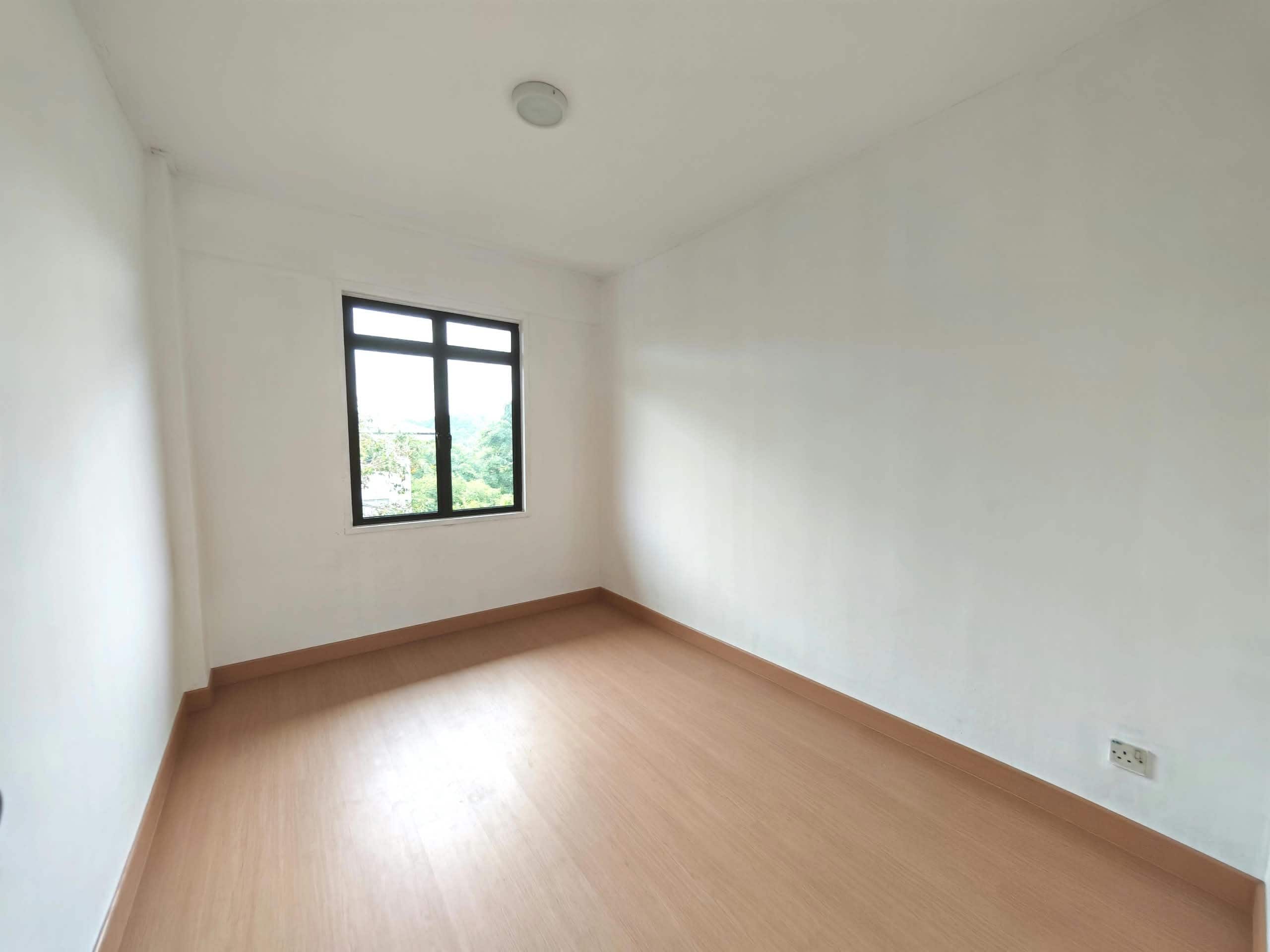 Low Cost Corner Flat Sri Lanang, Desa Tebrau 4