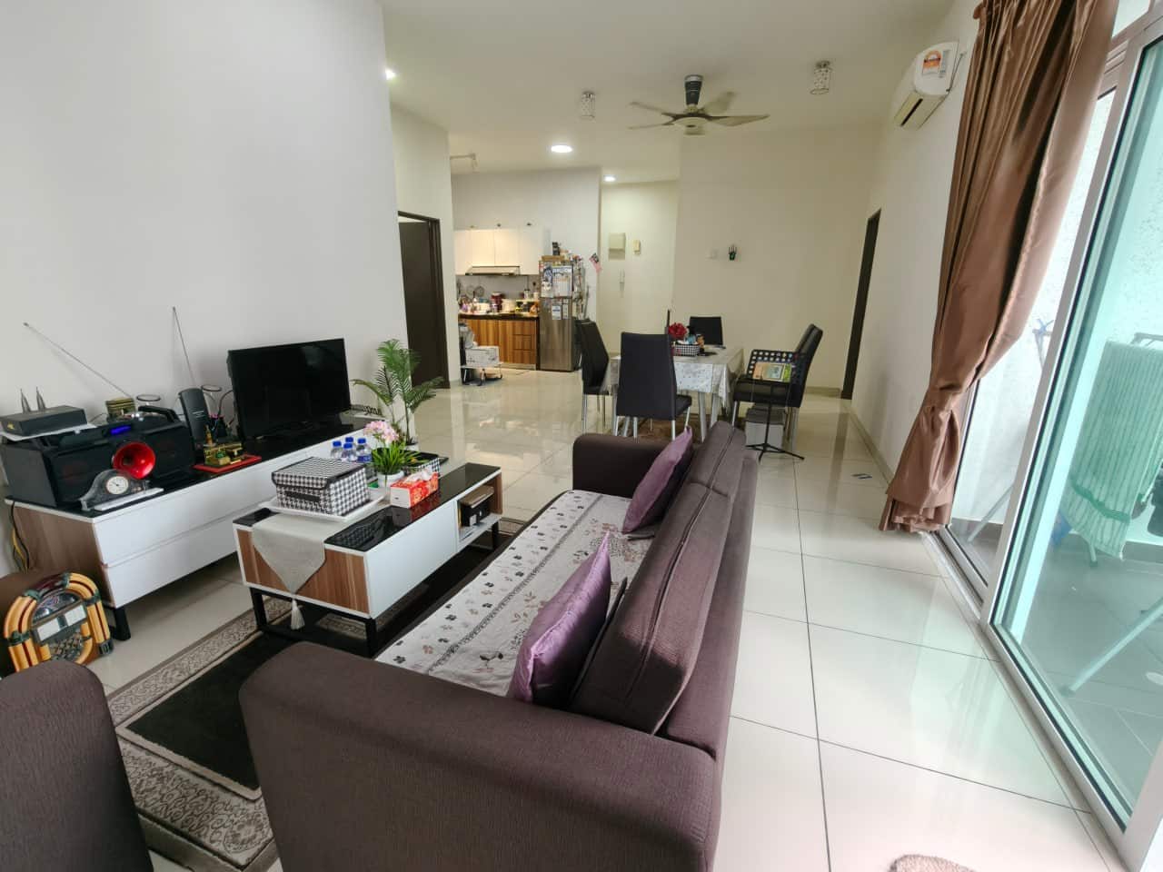 Condo Larkin 2
