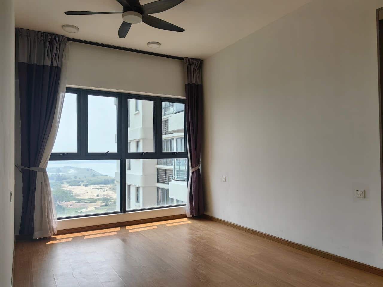 Condominium Country Garden Danga Bay 3
