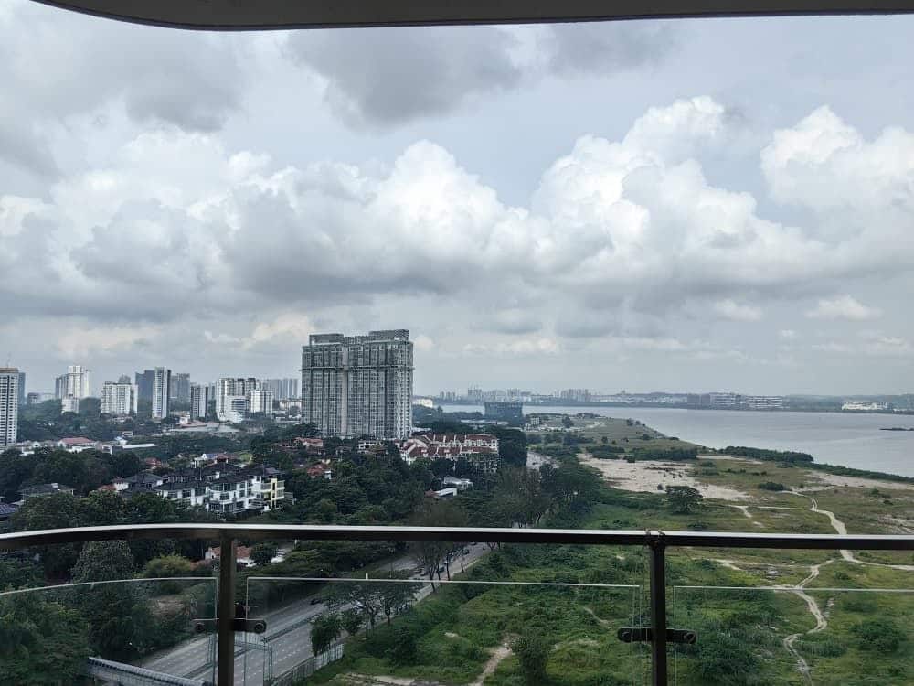 Condominium Country Garden Danga Bay 4