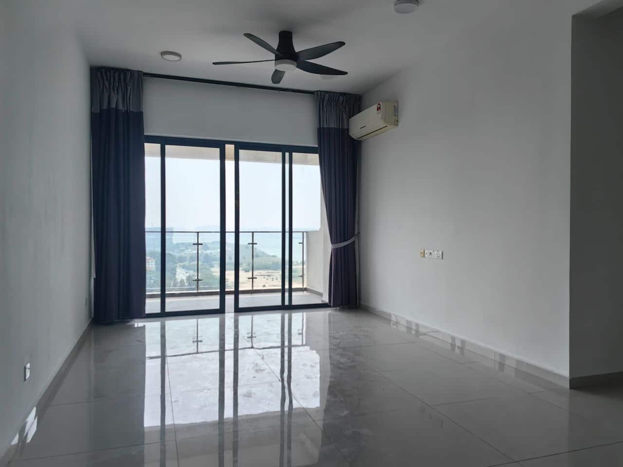 Condominium Country Garden Danga Bay 2