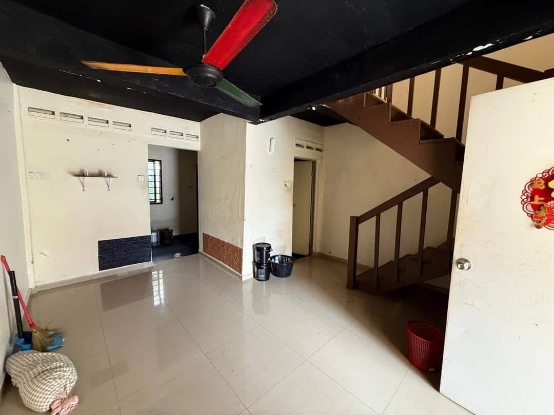 2-Storey Low Cost House Bandar Selesa Jaya 4