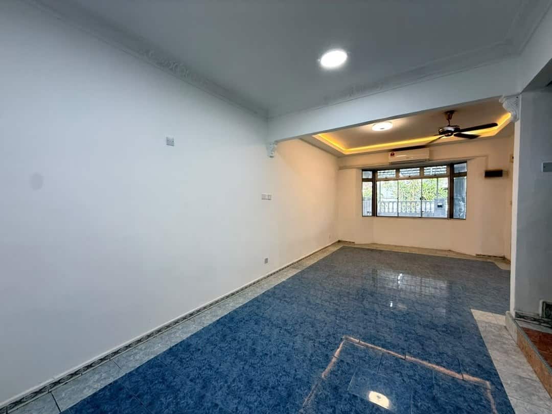 Double Storey Terrace House Kota Masai 4