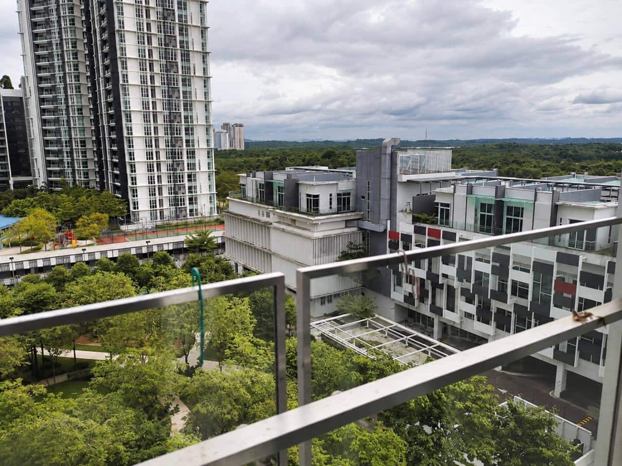 Condominium Medini 2