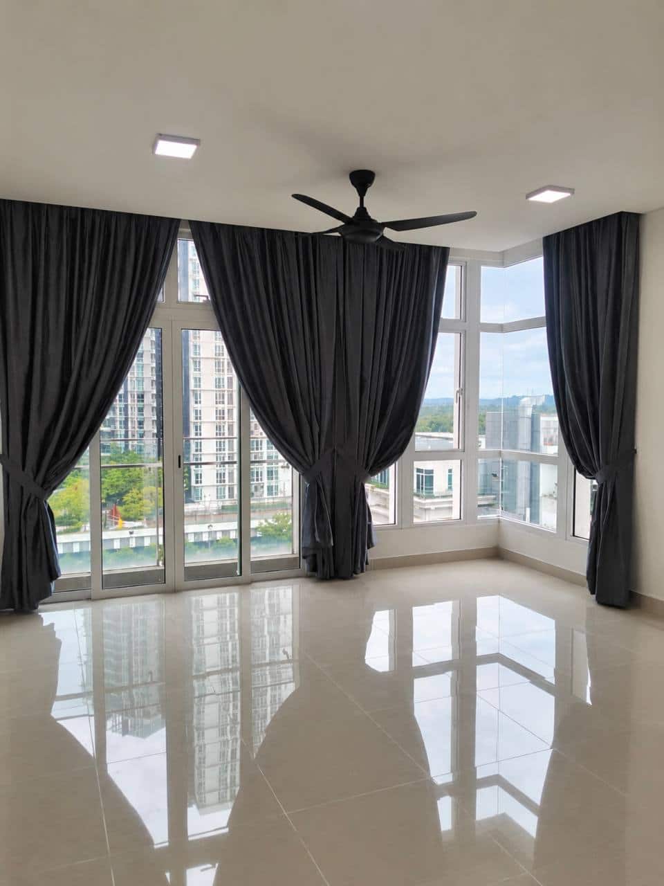 Condominium Medini 1
