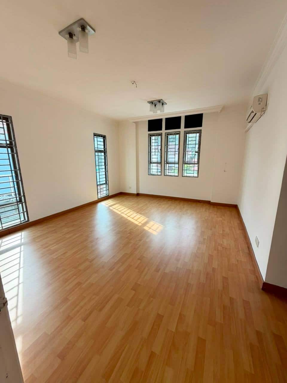 Double Storey Semi-D (Cornerlot) Perjiranan 8 @ Bandar Dato Onn 4