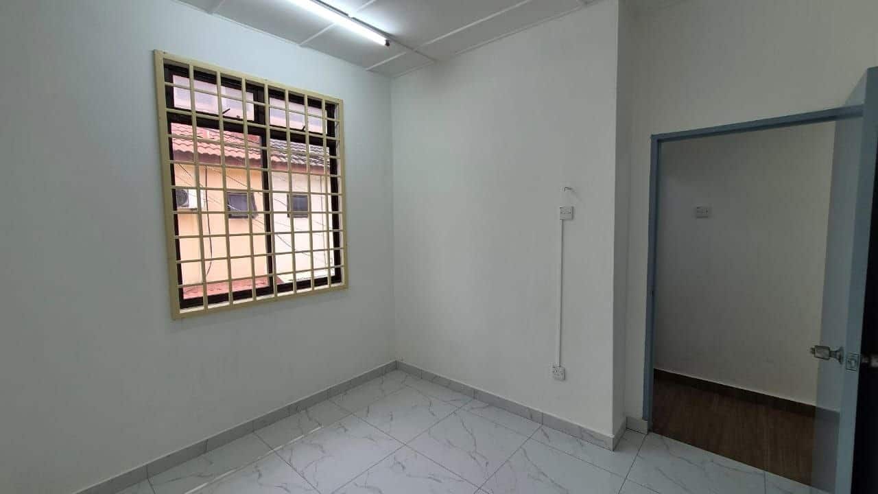 2-Storey House Taman Tan Sri Yacoob 5