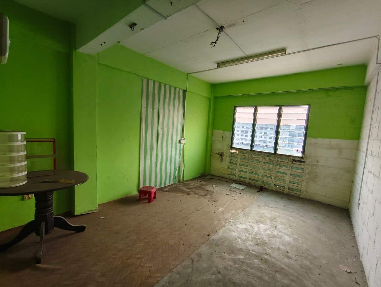 Low Cost Flat Temenggung 5