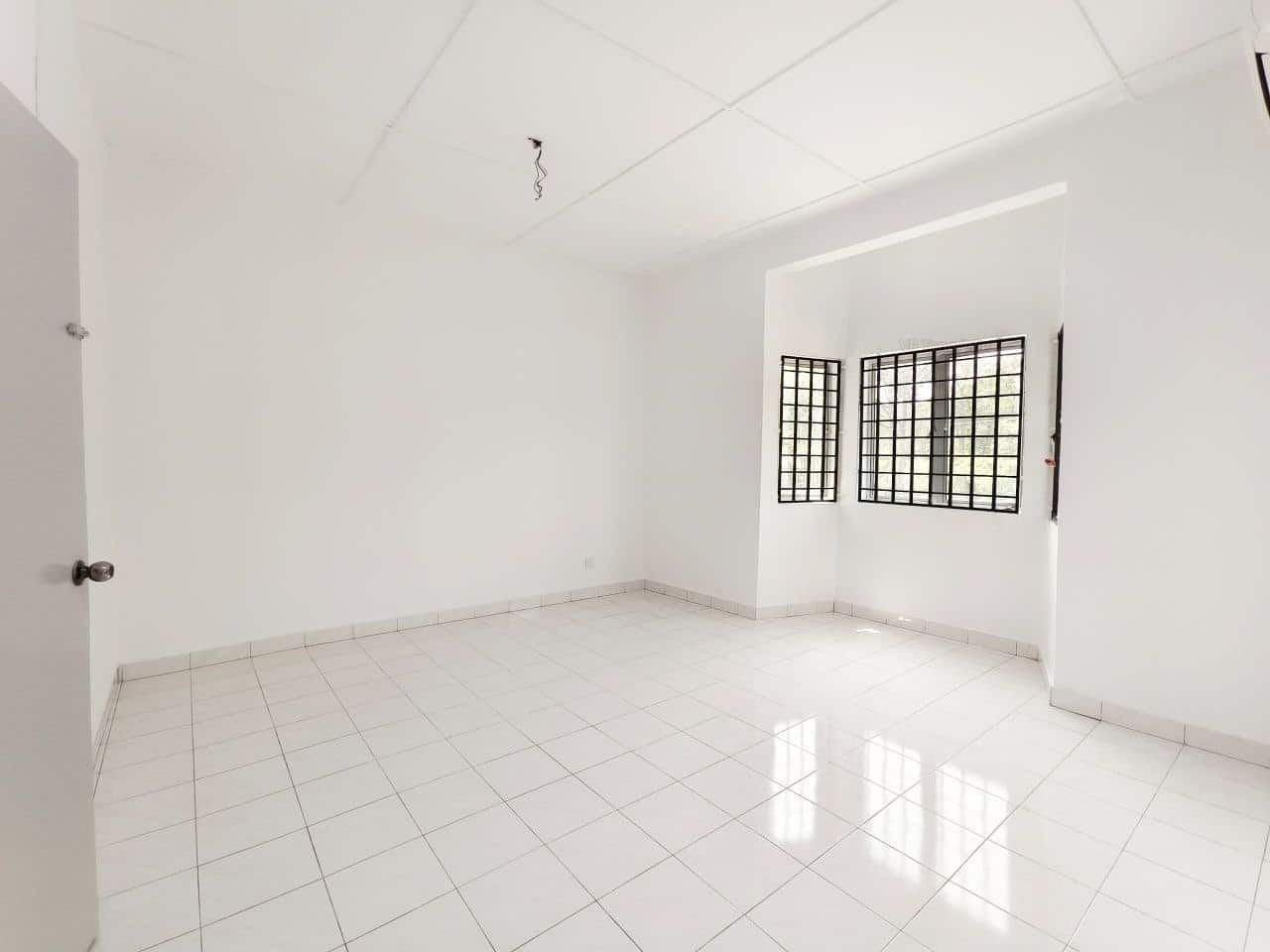 Double Storey Terrace Selesa Jaya 5