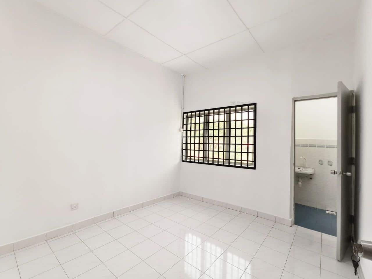 Double Storey Terrace Selesa Jaya 6
