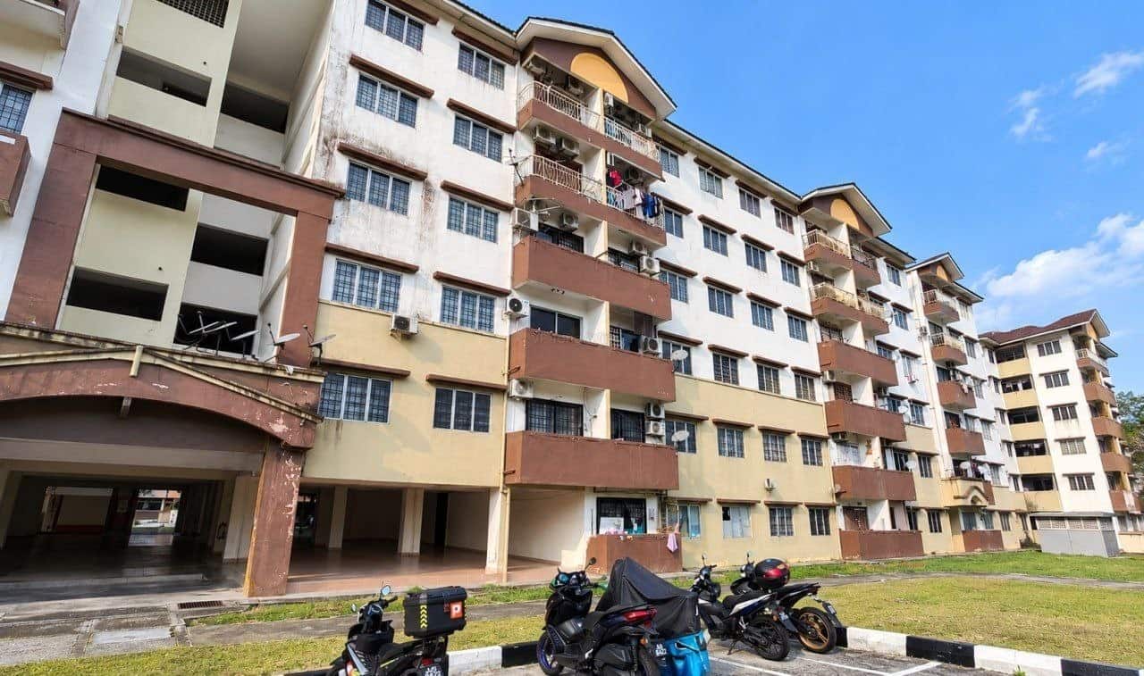 Medium Cost Apartment Pangsapuri Sri Kenari 4