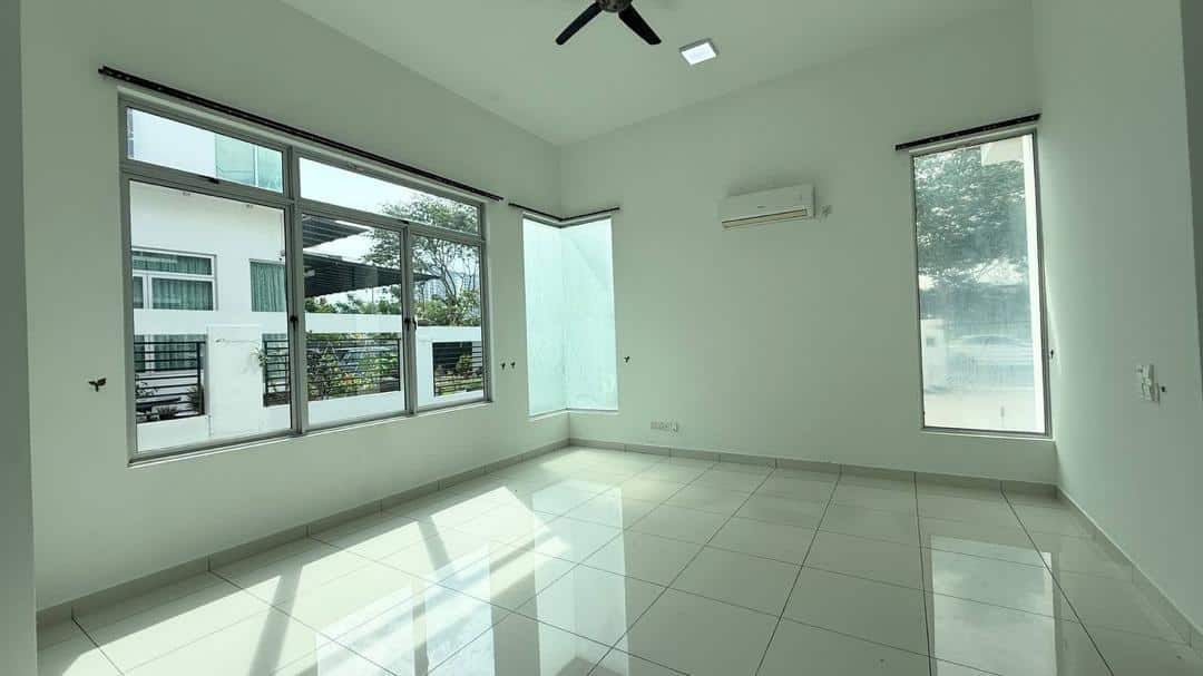 Semi-Detached House Taman Nusa Duta 4
