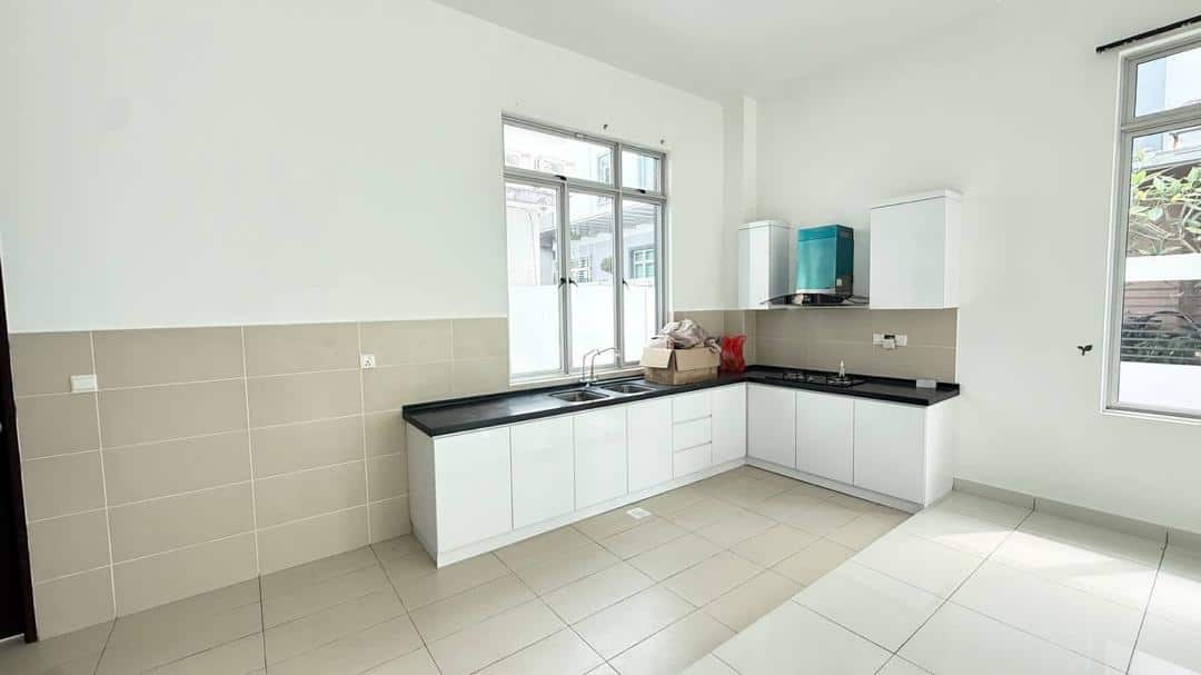 Semi-Detached House Taman Nusa Duta 6