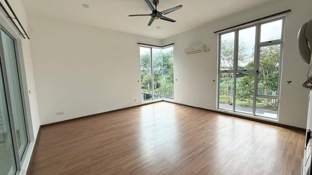 Semi-Detached House Taman Nusa Duta 5