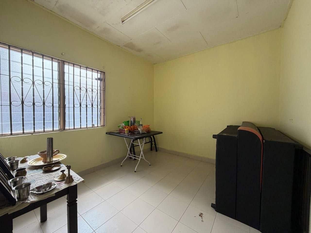 Flat Selesa Jaya 4