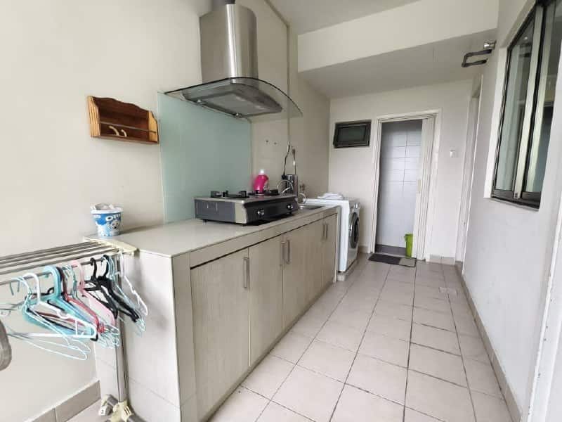 Condominium Molek Pine Tower 2 9