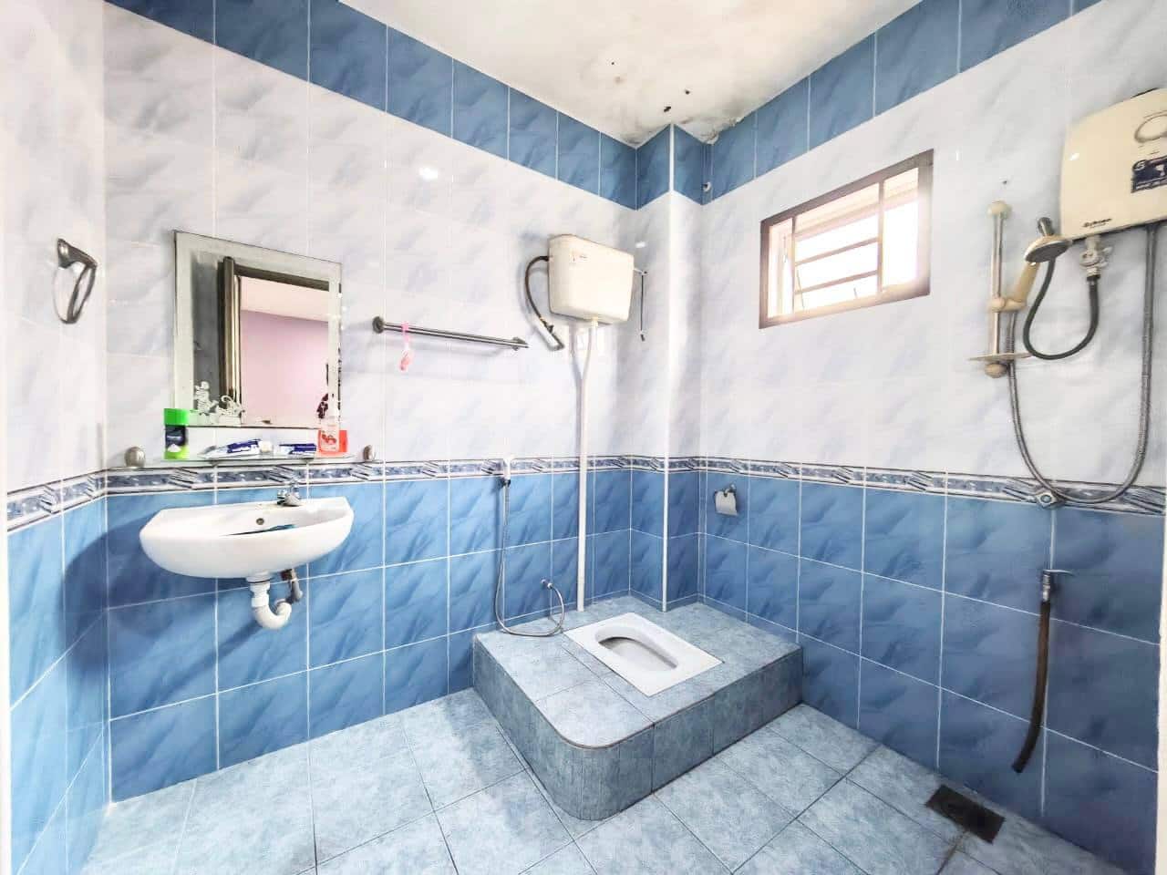 Double Storey End Lot House Bandar Seri Alam 9