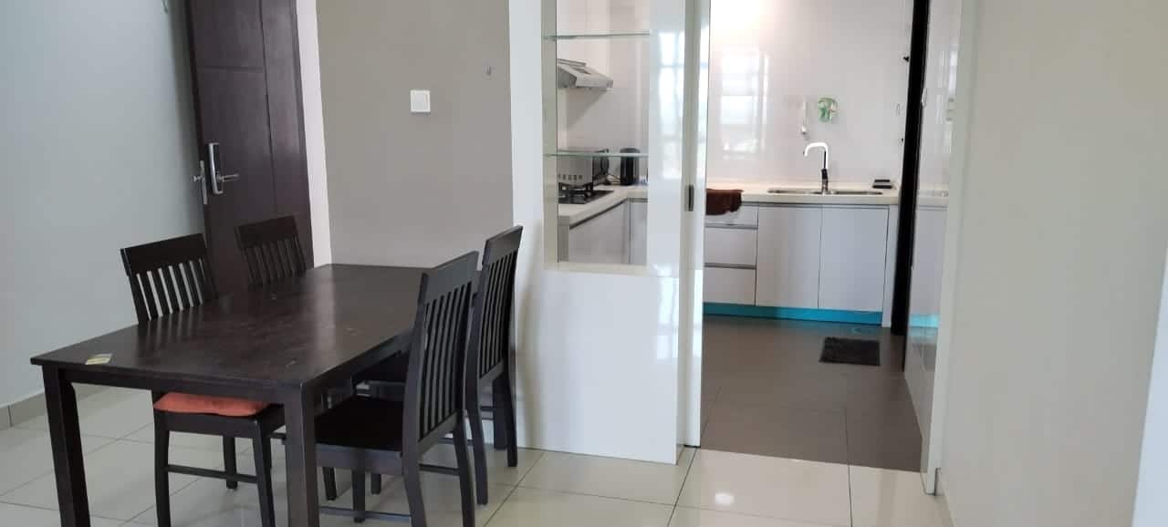 Apartment Taman Molek 5