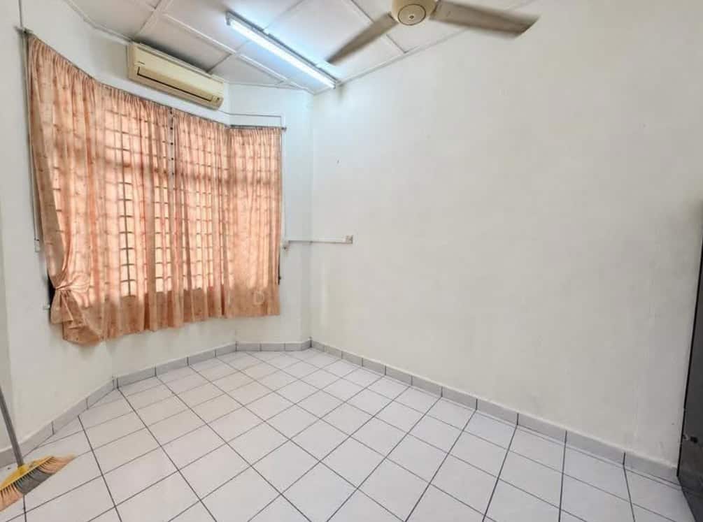 Single Storey Terrace Taman Munsyi Ibrahim 4