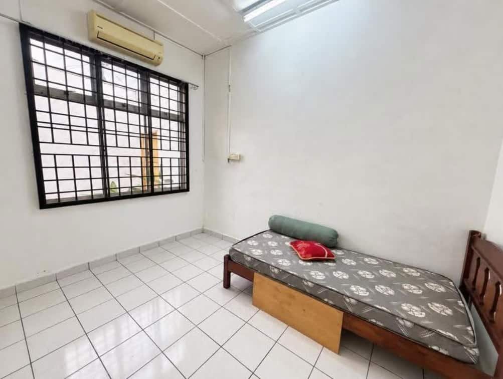 Single Storey Terrace Taman Munsyi Ibrahim 3
