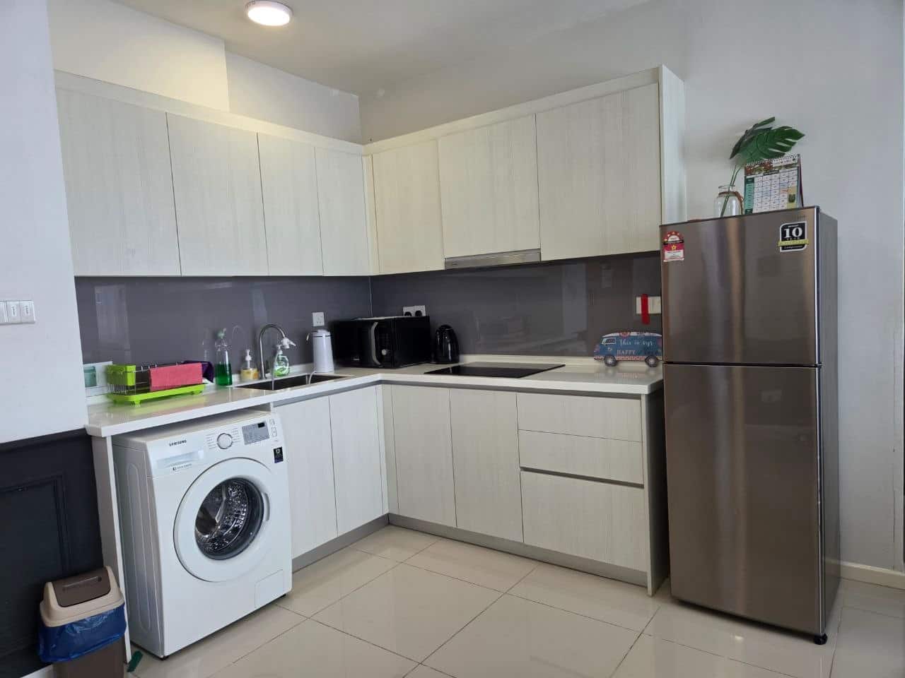 Condo JB Town