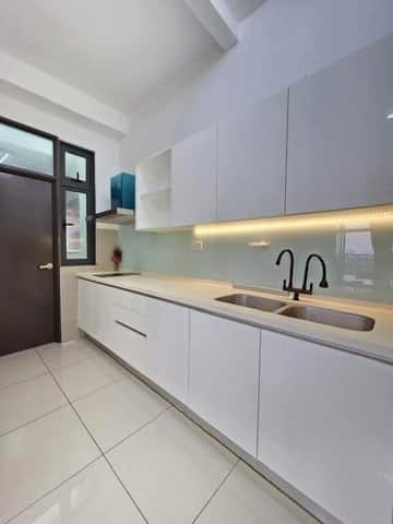 Service Apartment Taman Sutera Perling 5