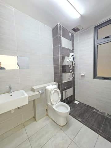 Service Apartment Taman Sutera Perling 6