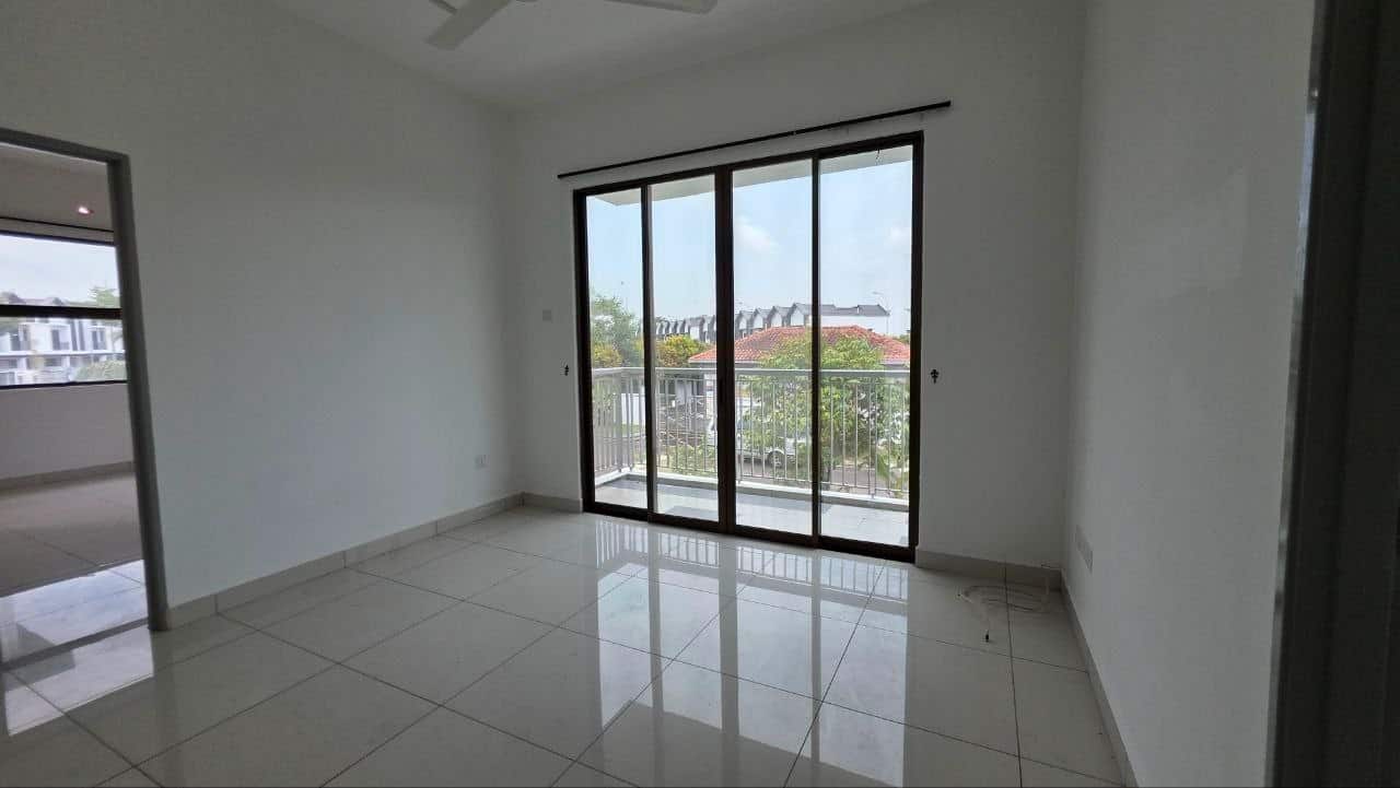 Double Storey Corner Lot Bandar Dato Onn 4