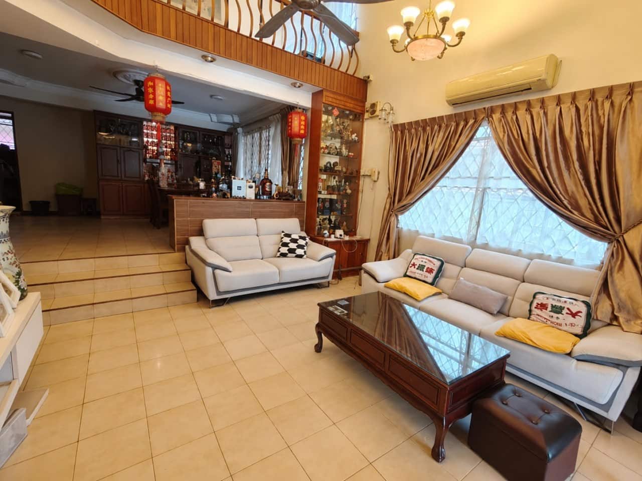 2.5-Storey Semi-D Taman Pelangi 2