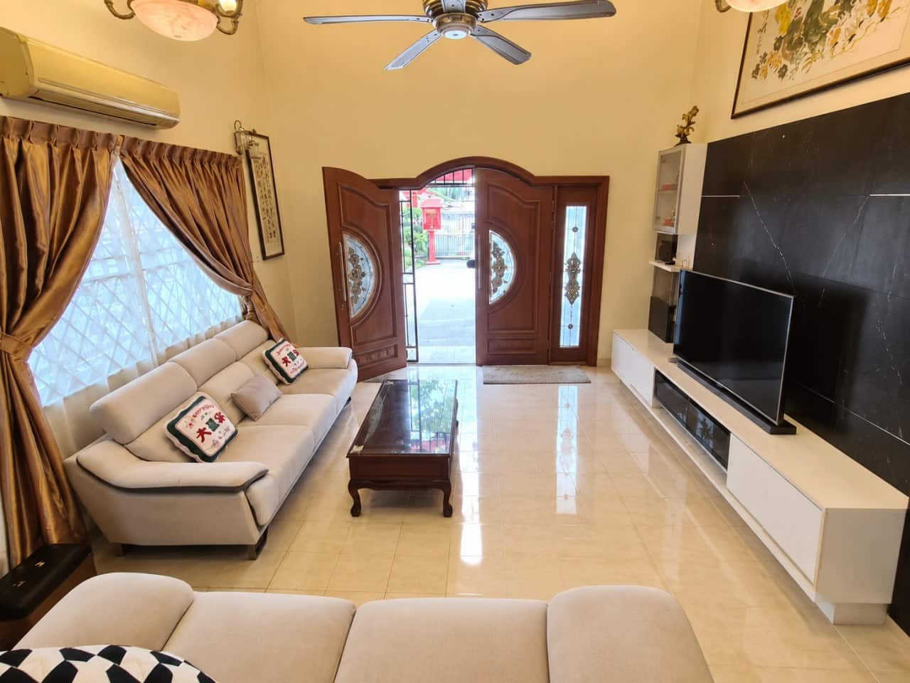 2.5-Storey Semi-D Taman Pelangi 3
