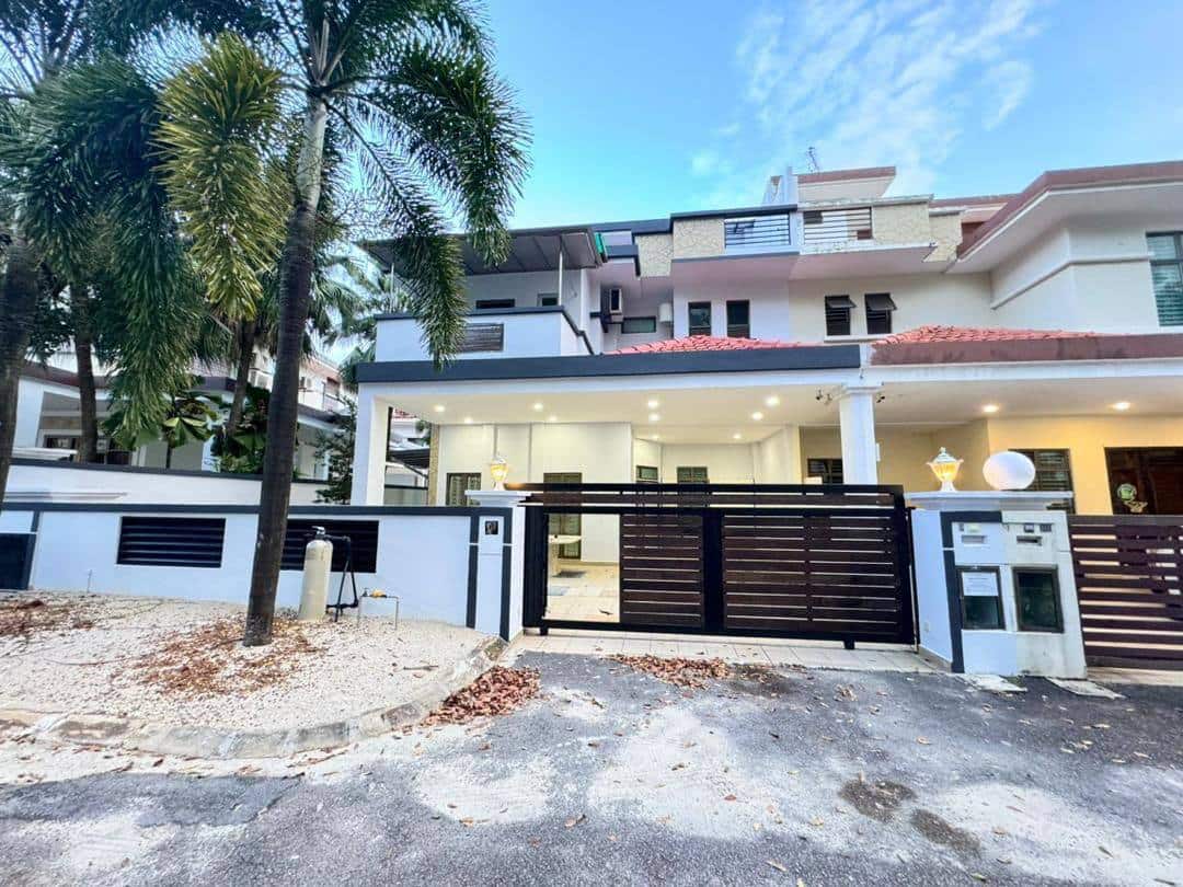 2.5-Storey Semi-D Taman Desa Tebrau