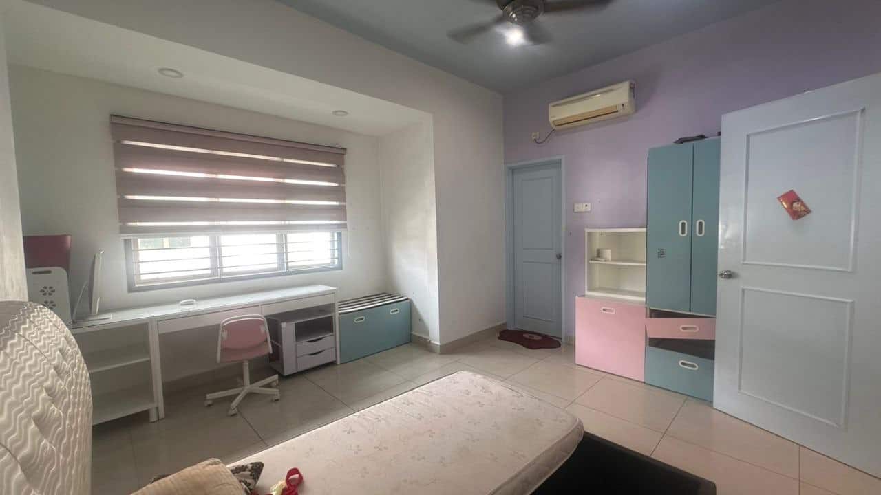 Double Storey Cluster Corner House Sky blue Adda Heights 8